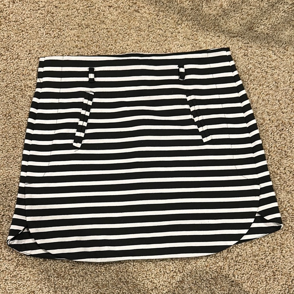 Love Tree Black and White A-Line Mini Skirt Casual